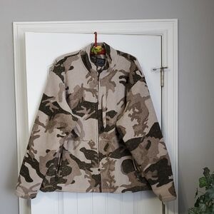 Cabela's Men's Green and Tan Field Jacket